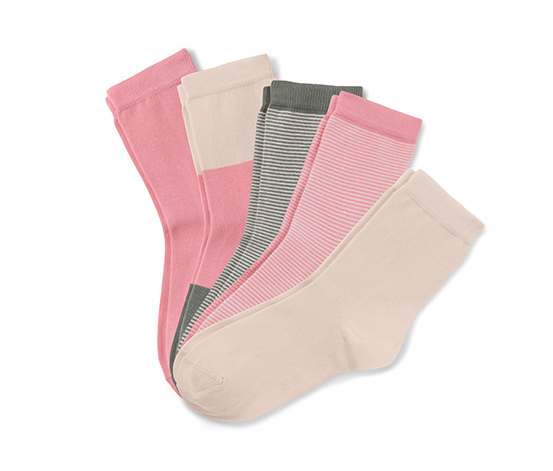 5 pár lány zokni, rózsaszín/fehér/zöld 640554 a Tchibo-nál.