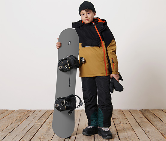 Gyerek snowboard kabát 670155 a Tchibo-nál.