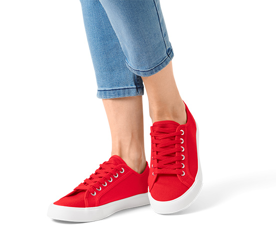 Női vászon sneaker cipő, piros 642470 a Tchibo-nál.