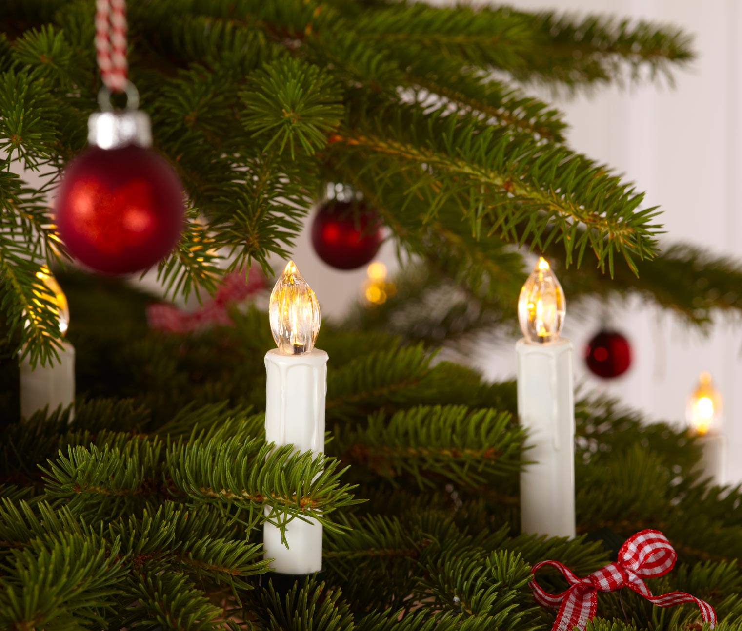 10 db LED-es karácsonyfa gyertya szettben 297235 a Tchibo-nál.