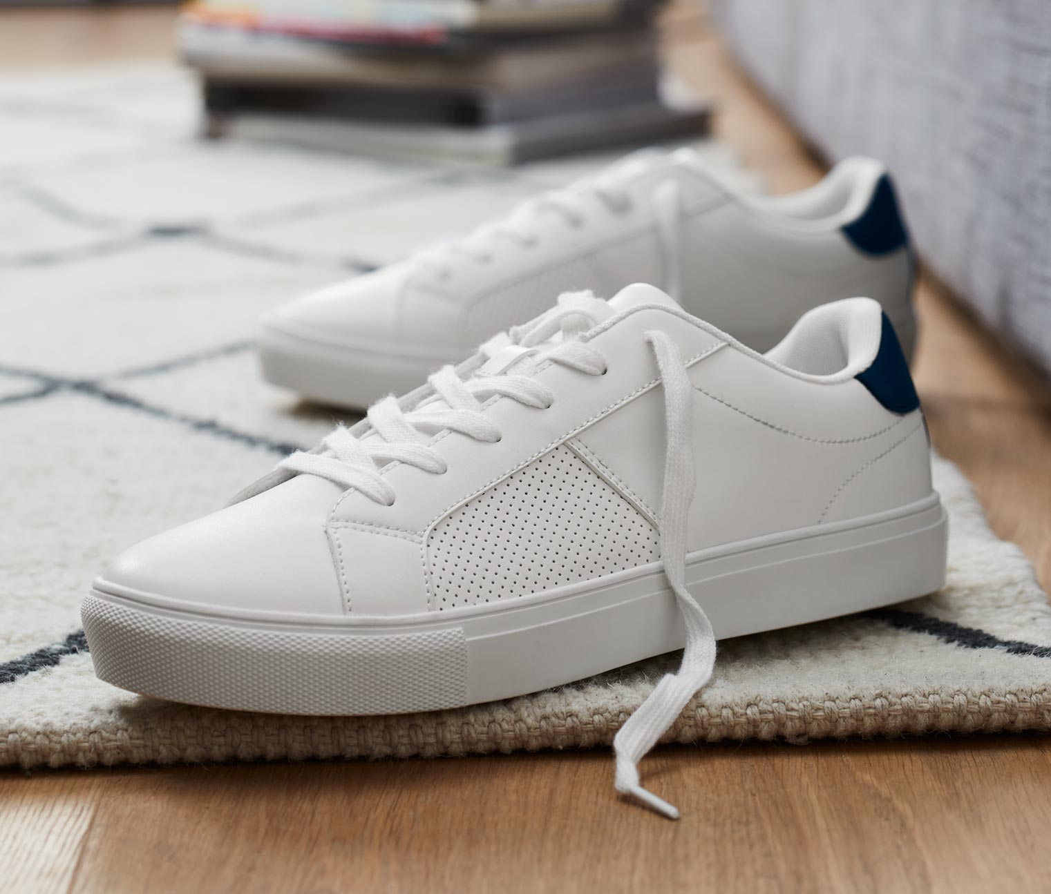 Férfi sneaker cipő, fehér 619511 a Tchibo-nál.